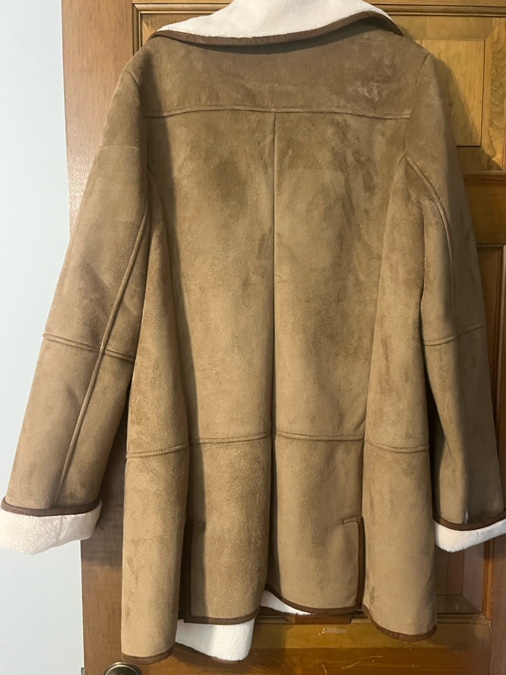 Orvis Tan Faux Suede Teddy Jacket with Cream Shearling Trim - Picture 6 of 7